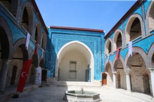 TOKAT (AA) – Tokat'ta, restorasyonu tamamlanan ve turkuaz çinileriyle dikkati