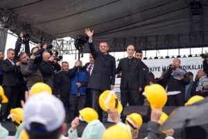 İSTANBUL (AA) – TÜRK-İŞ, 1 Mayıs Emek ve Dayanışma Günü'nü