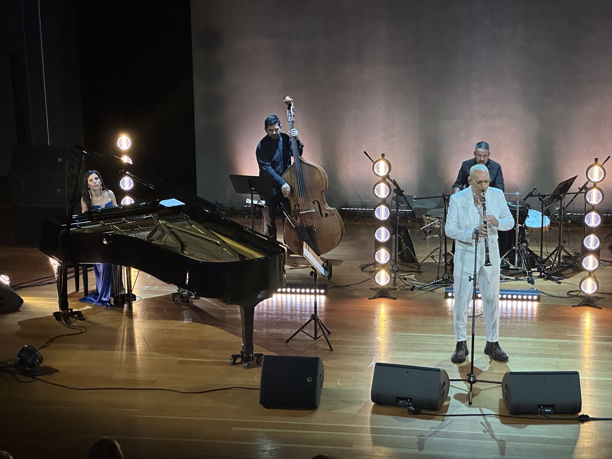Türk ve Yunan sanatçılardan Yunanistan'ın başkenti Atina'da ortak konser