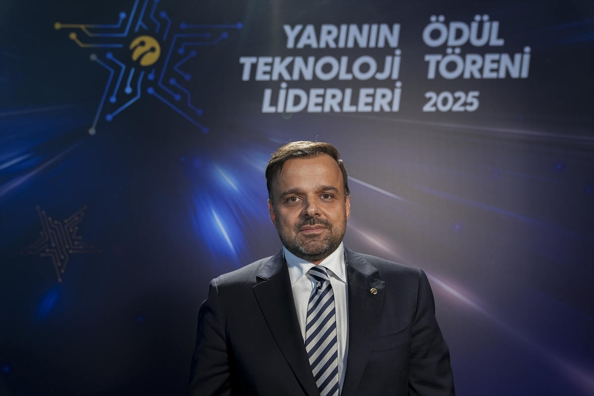 Turkcell'in “Yarının Teknoloji Liderleri” yarışmasında ödüller sahiplerini buldu