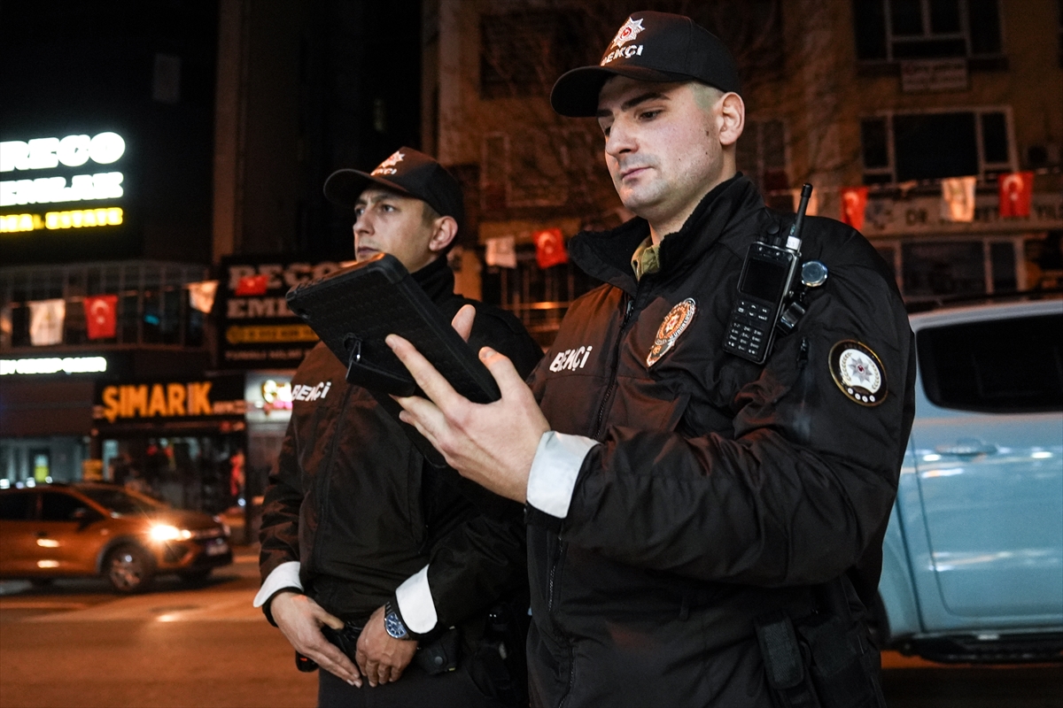 “Türkiye'nin huzuru” için 30 bini aşkın bekçi gece nöbetinde