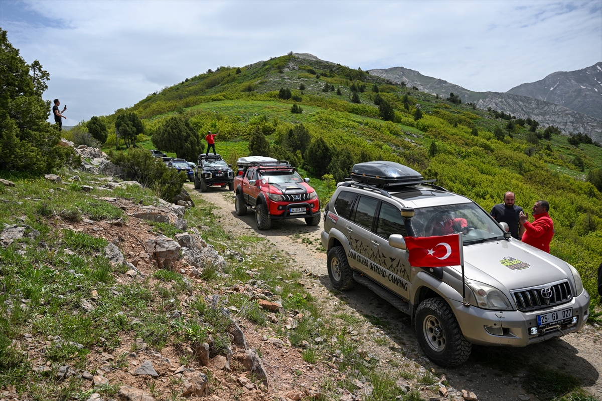 Van Gölü'nün eşsiz koyları off-road tutkunlarını ağırladı