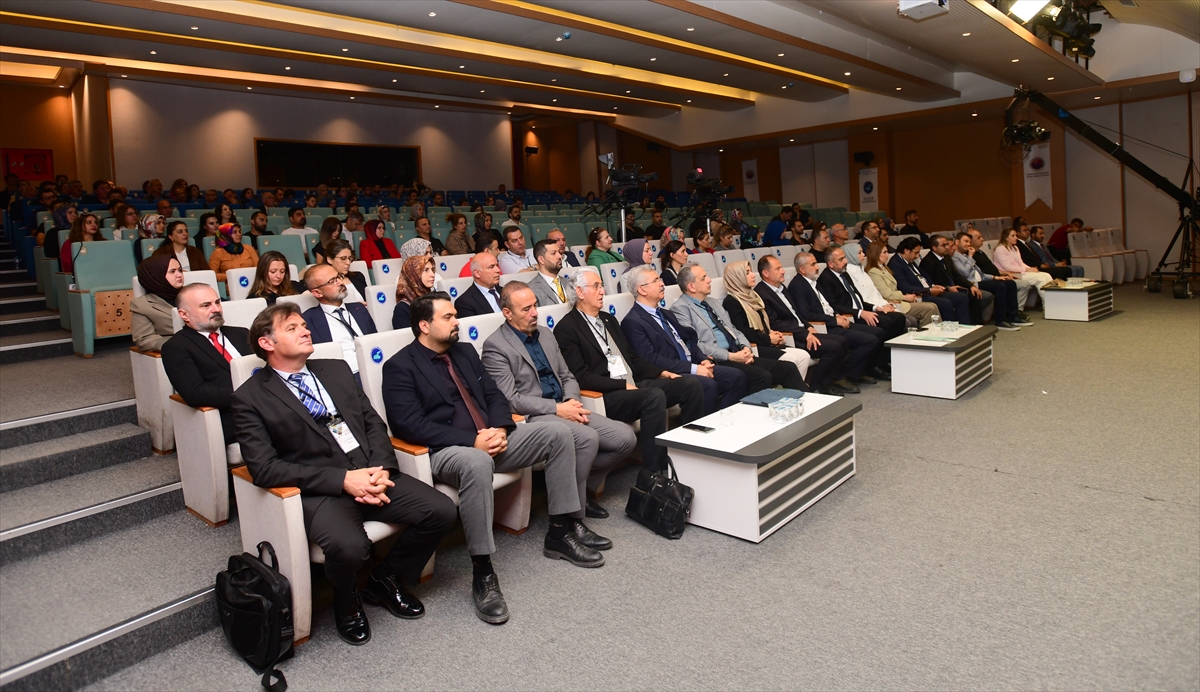 Van'da “Sağlık Hizmetlerinde Kalite ve Akreditasyon Sempozyumu” düzenlendi