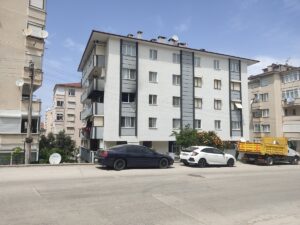 YALOVA (AA) – Yalova'nın Çınarcık ilçesindeki bir apartmanda çıkan yangında