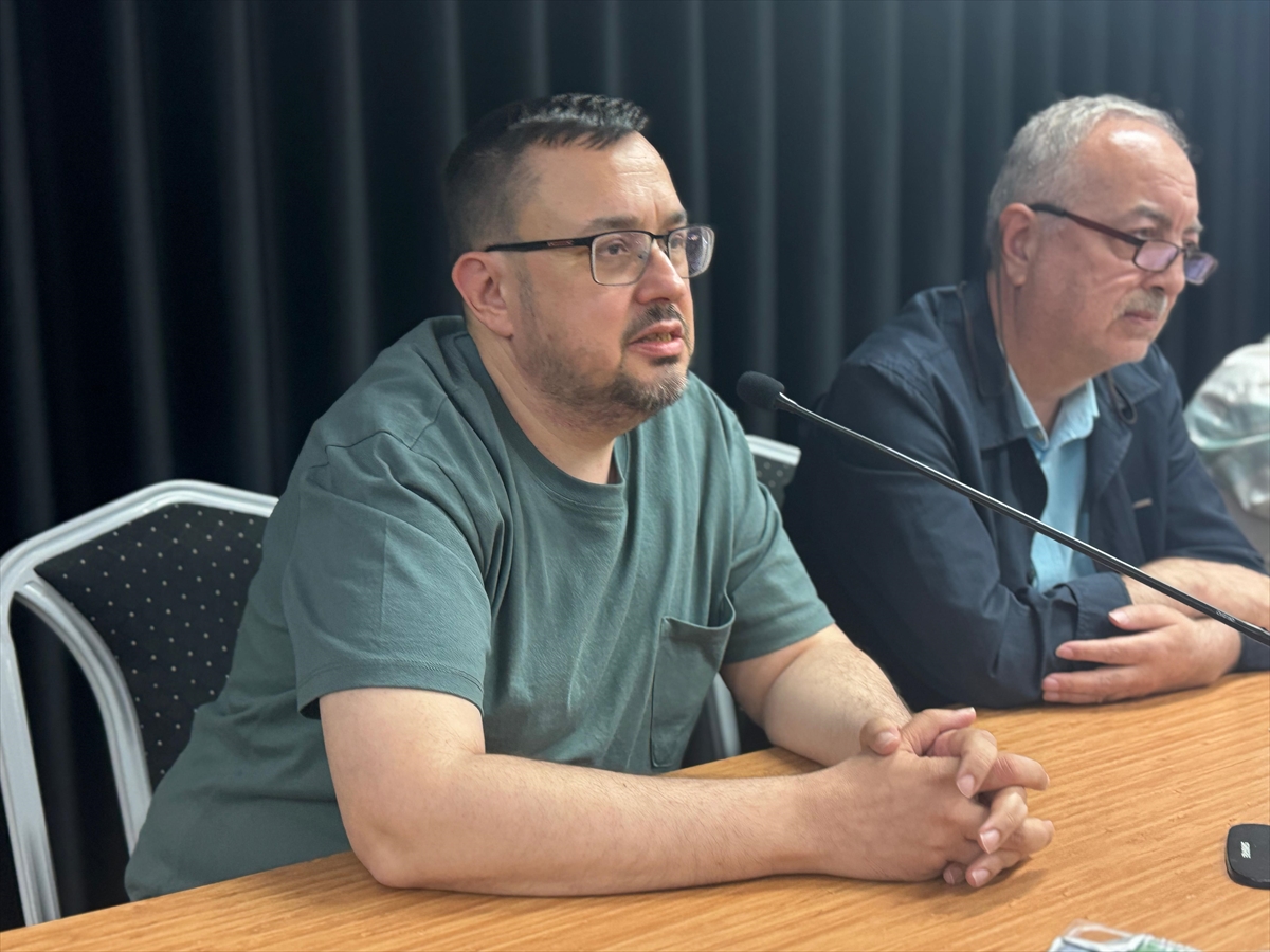 Yazar Akif Emre için saygı programı düzenlendi