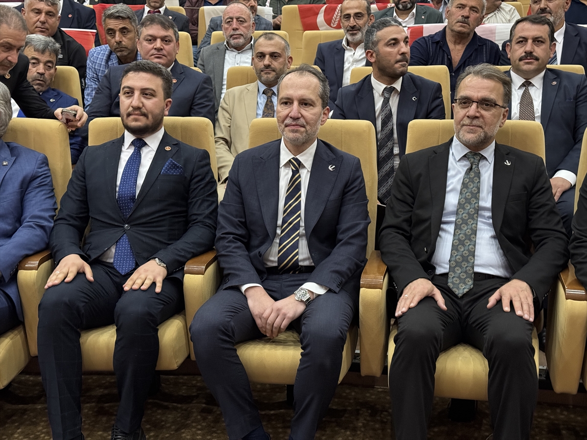 Yeniden Refah Partisi Genel Başkanı Erbakan, Aksaray'da partisinin il kongresine katıldı