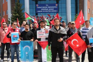 YOZGAT (AA) – Yozgat Bozok Üniversitesi öğrencileri, düzenledikleri yürüyüşle İsrail'in