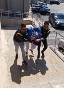 ZONGULDAK (AA) – Zonguldak'ta mukavemette bulunduğu polis memurunu yaralayan alkollü