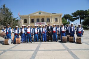 EDİRNE (AA) – Kırkpınar davul zurna ekibi, Edirne Valisi Yunus