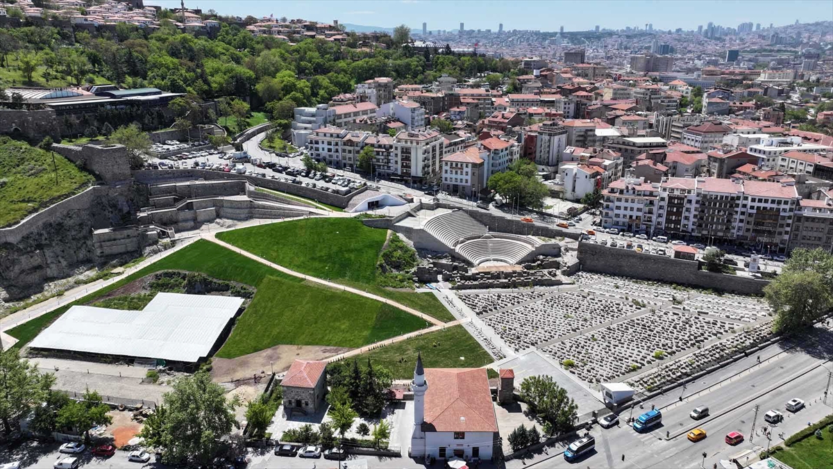 ABB, “Roma Tiyatrosu ve Arkeopark Projesi”nin restorasyon çalışmalarını tamamladı