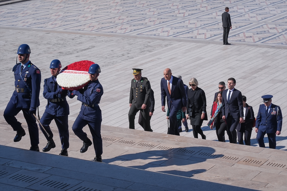 ABD'nin Ankara Büyükelçisi Barrack, Anıtkabir'i ziyaret etti