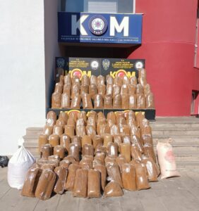 ADANA (AA) – Adana'da 1 ton 250 kilogram kaçak tütün