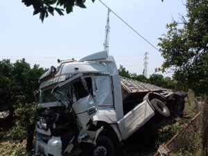 ADANA (AA) – Adana'nın Kozan ilçesinde 4 aracın karıştığı zincirleme