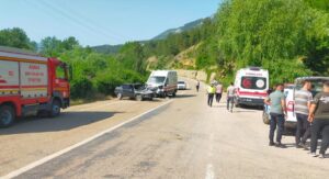 ADANA (AA) – Adana'nın Saimbeyli ilçesinde ambulansla çarpışan otomobildeki 1