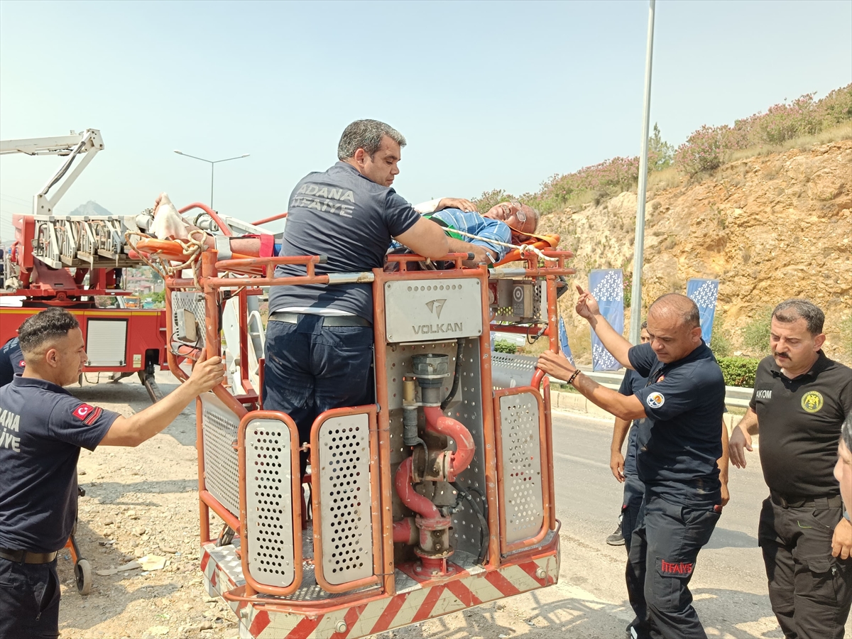 Adana'da elektrik akımına kapılan boyacı yaralandı
