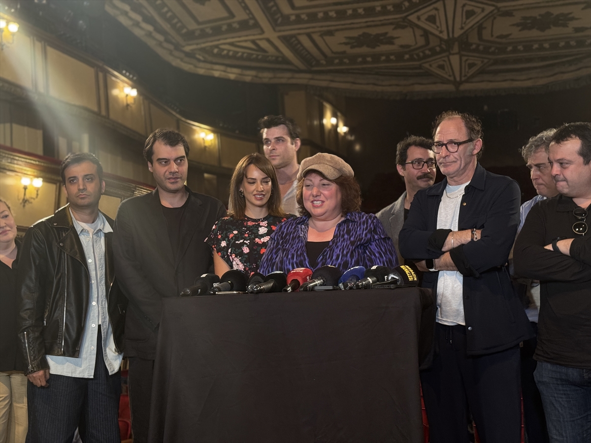 “Adile” filmi oyuncuları basın mensuplarıyla buluştu