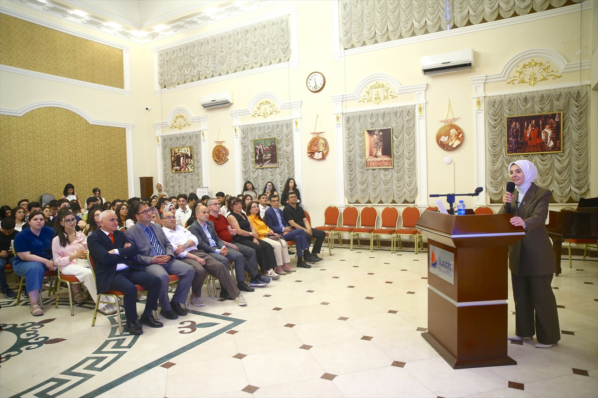 Aile ve Sosyal Hizmetler Bakanı Göktaş, Azerbaycan'da üniversite öğrencileriyle buluştu: