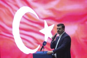 İZMİR (AA) – AK Parti Genel Sekreteri Eyyüp Kadir İnan,