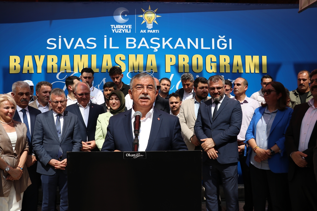 AK Parti Grup Başkanı Güler, Sivas'ta partisinin bayramlaşma programında konuştu: