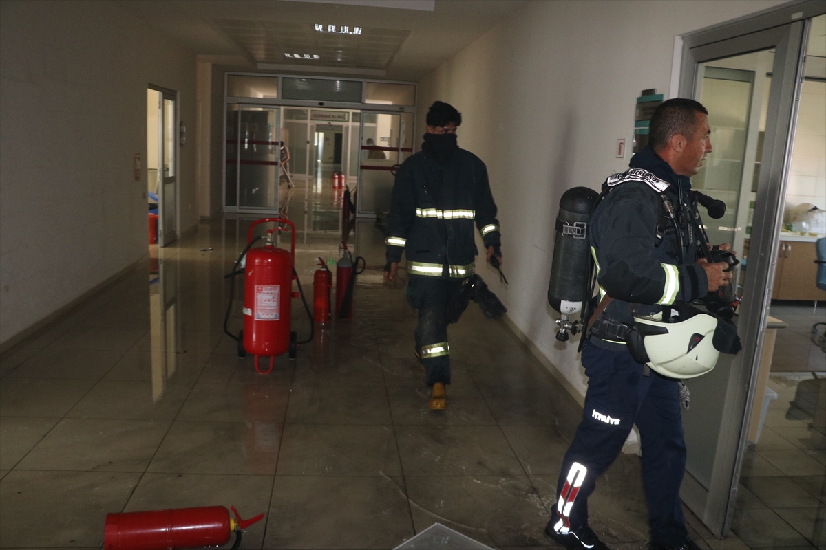 Alanya Ağız ve Diş Sağlığı Merkezi'nde çıkan yangın söndürüldü
