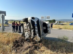 AMASYA (AA) – Amasya'nın Merzifon ilçesinde hafif ticari araç ile