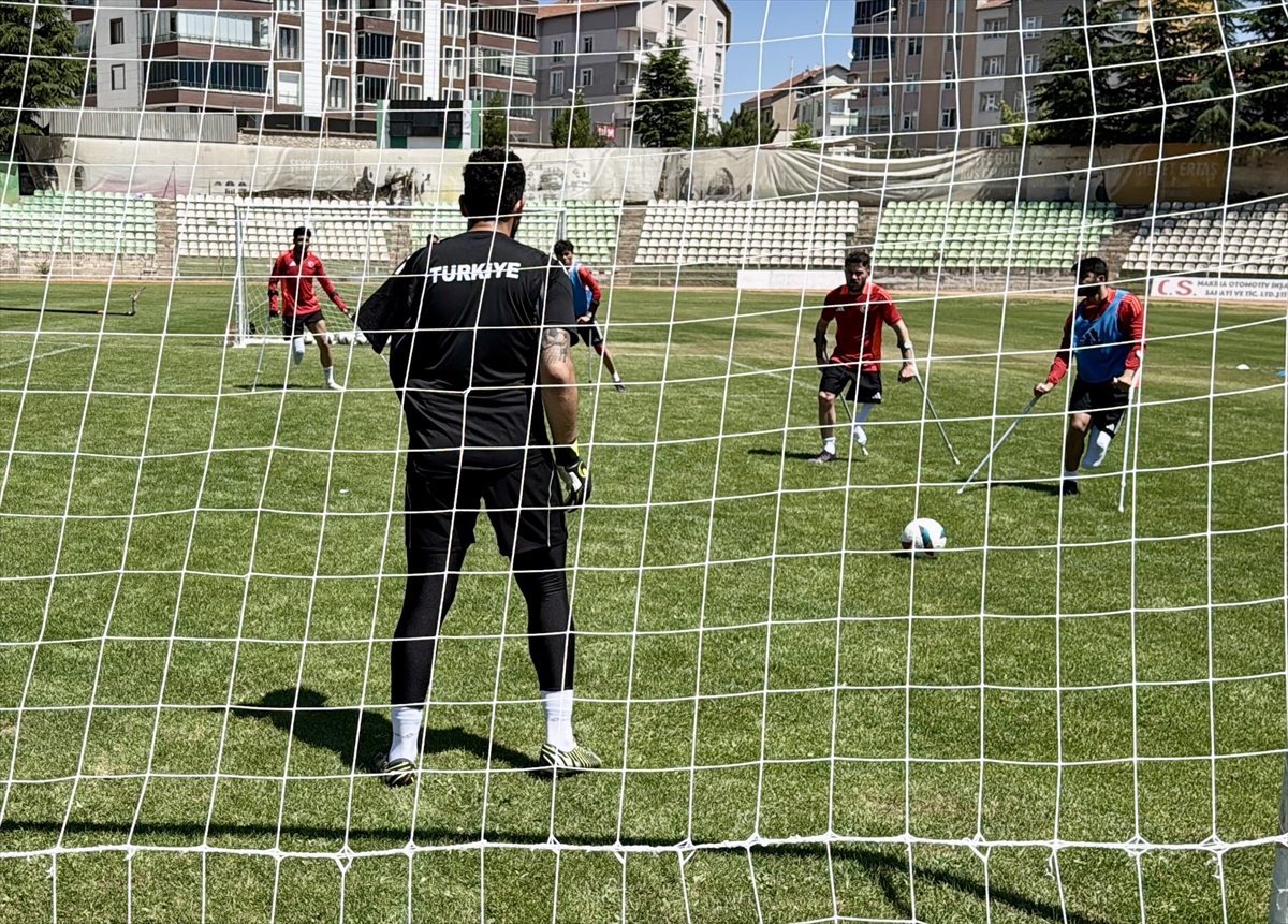 Ampute Milli Futbol Takımı, Kırşehir'de çalışmalarına devam ediyor