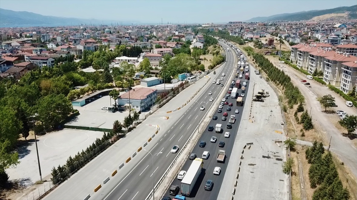 Anadolu Otoyolu'nun Kocaeli kesimindeki kaza ulaşımı aksattı