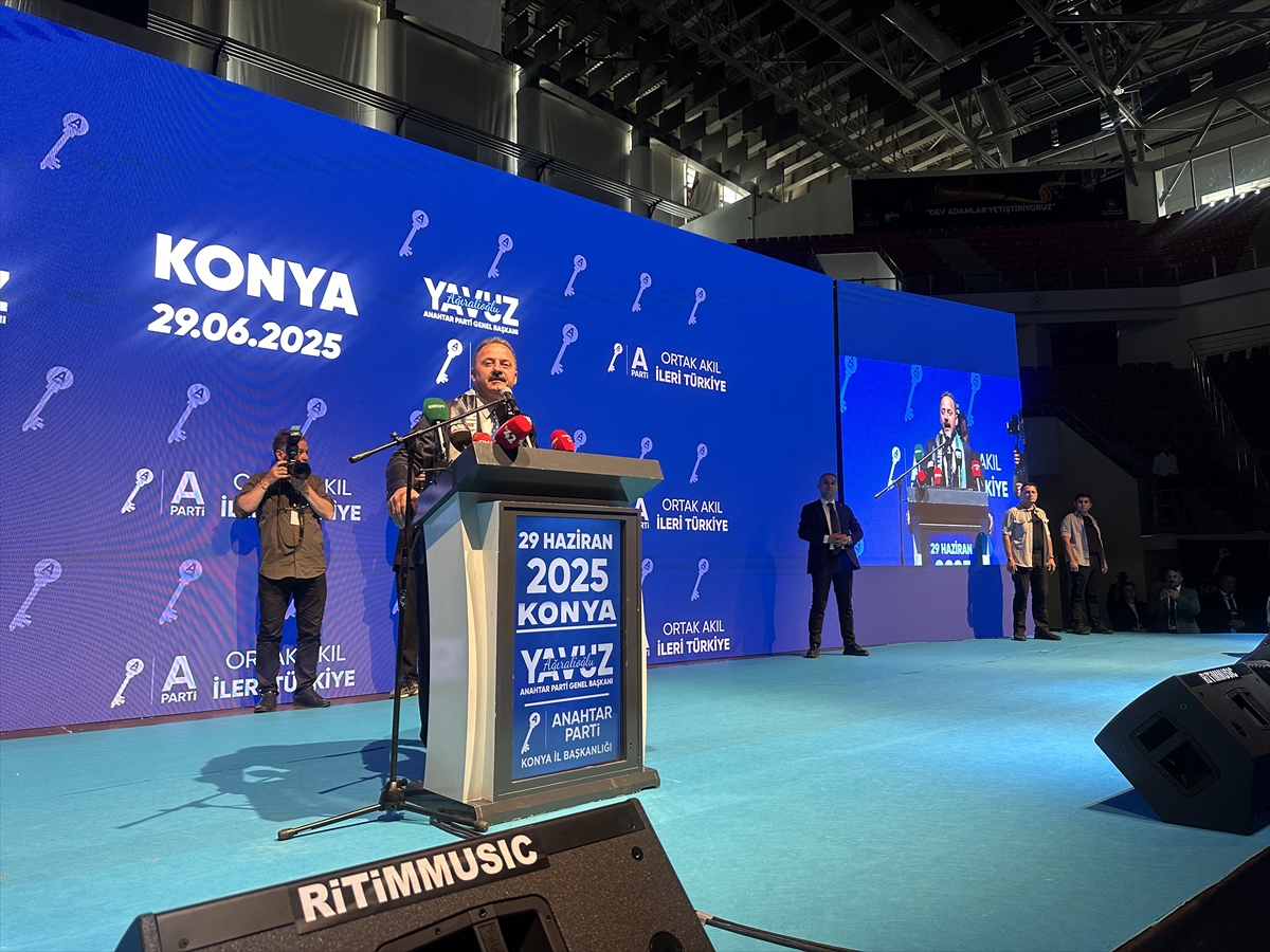 Anahtar Parti Genel Başkanı Ağıralioğlu, Konya'da vatandaşlarla buluştu