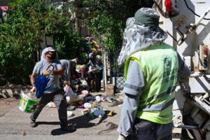 ANTALYA (AA) – Antalya'nın Kepez ilçesinde atık biriktirildiği belirlenen 6