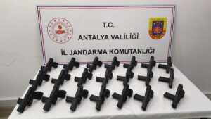ANTALYA (AA) – Antalya'da düzenlenen silah kaçakçılığı operasyonunda gözaltına alınan