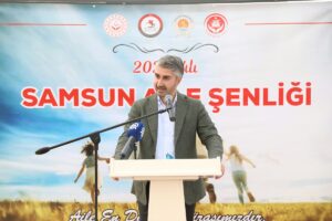 - "Aile ve Sosyal Hizmetler Bakanlığı olarak aileyi merkeze alan