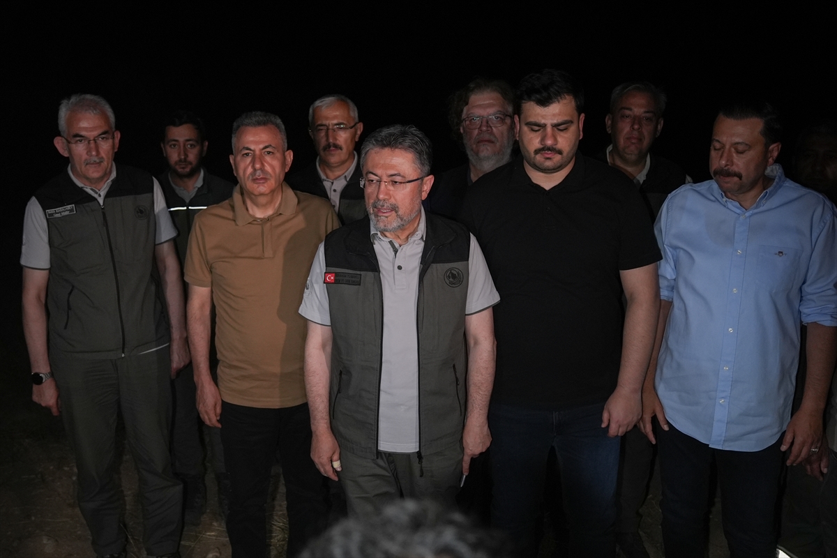 Bakan Yumaklı, İzmir'de orman yangınlarına ilişkin konuştu: