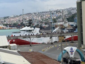 TRABZON (AA) – Türkiye Petrolleri Anonim Ortaklığınca (TPAO), denizlerdeki petrol