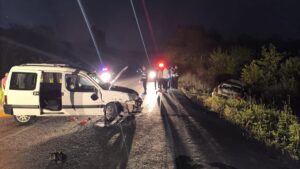 BARTIN (AA) – Bartın'da otomobil ile hafif ticari aracın çarpışması