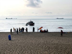 BARTIN (AA) – Bartın'ın İnkumu tatil beldesinde denizde oluşan kirlilik