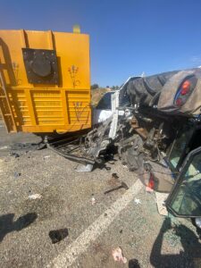 BATMAN (AA) – Batman'ın Kozluk ilçesinde panelvan ile traktörün çarpışması