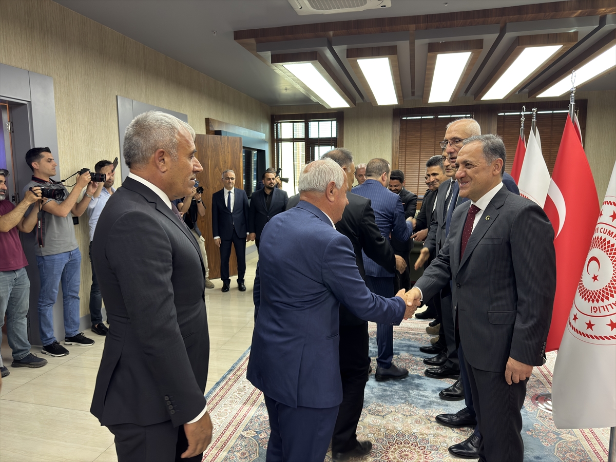 Siirt ve Bingöl'de bayramlaşma töreni düzenlendi