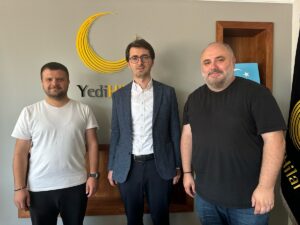 - Tiyatro Teyakkuz ve YediHilal işbirliğiyle Filistin gündemini önde tutmak