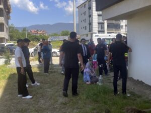 BOLU (AA) – Bolu'da komşusunun evinde çıkan yangını söndürürken dumandan