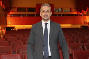 BURSA (AA) – Bursa Devlet Tiyatrosu Müdürü Sezai Yılmaz, bu