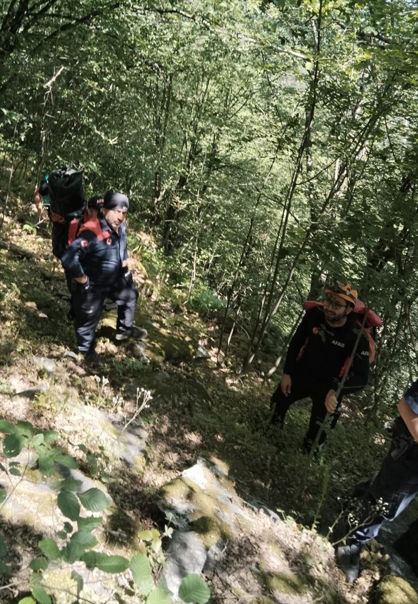 Bursa'da düştüğü derede mahsur kalan kişi helikopter destekli operasyonla kurtarıldı