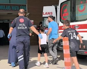 BURSA (AA) – Bursa'nın İnegöl ilçesinde kumbarasını açmaya çalışan çocuk