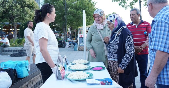 Çanakkale'de düzenlenen “Bilim Kafe” etkinliğinde anne sütünün bilinmeyenleri anlatıldı