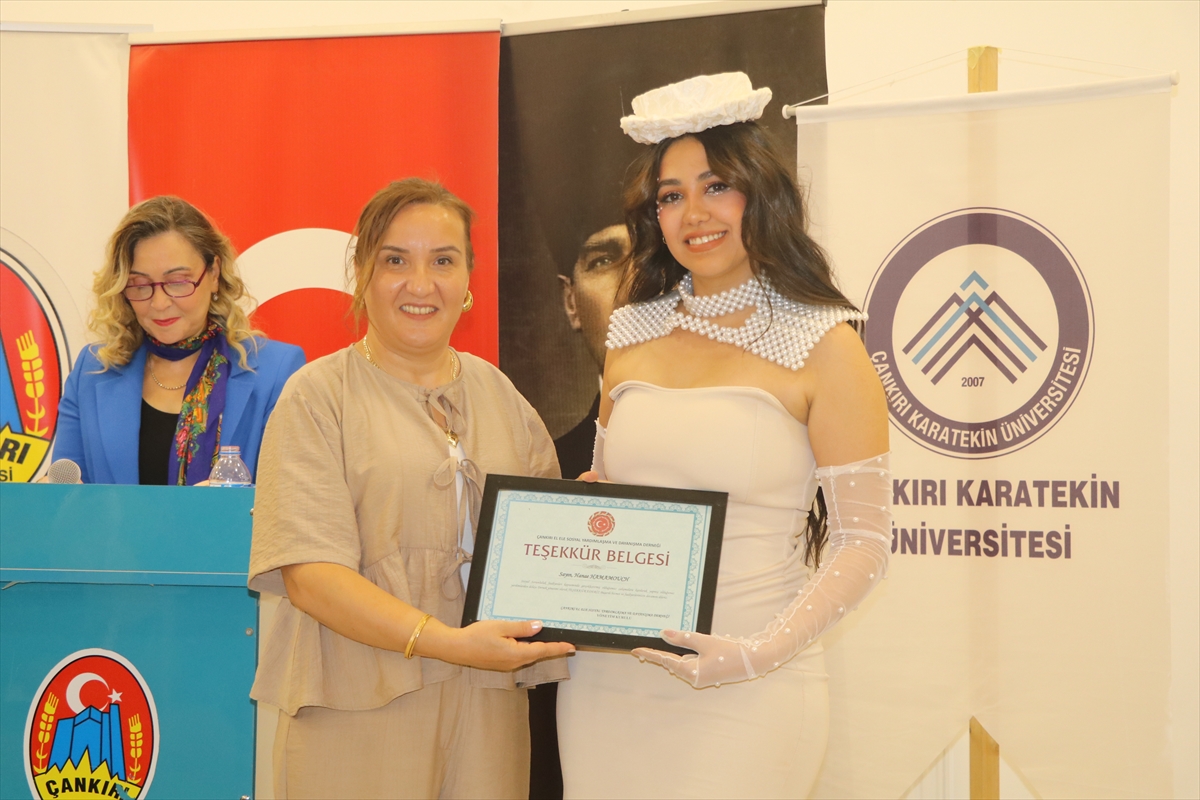 Çankırı'da ihtiyaç sahibi çocuklar özel kostümlerle doğum günü kutladı