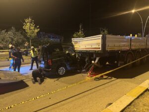 ÇANKIRI (AA) – Çankırı'da tıra arkadan çarpan hafif ticari araçtaki