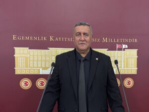 TBMM (AA) – CHP Niğde Milletvekili Ömer Fethi Gürer, simidin