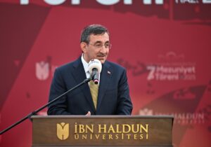 İSTANBUL (AA) – Cumhurbaşkanı Yardımcısı Cevdet Yılmaz, "Dünyanın gidişatına kendimizi