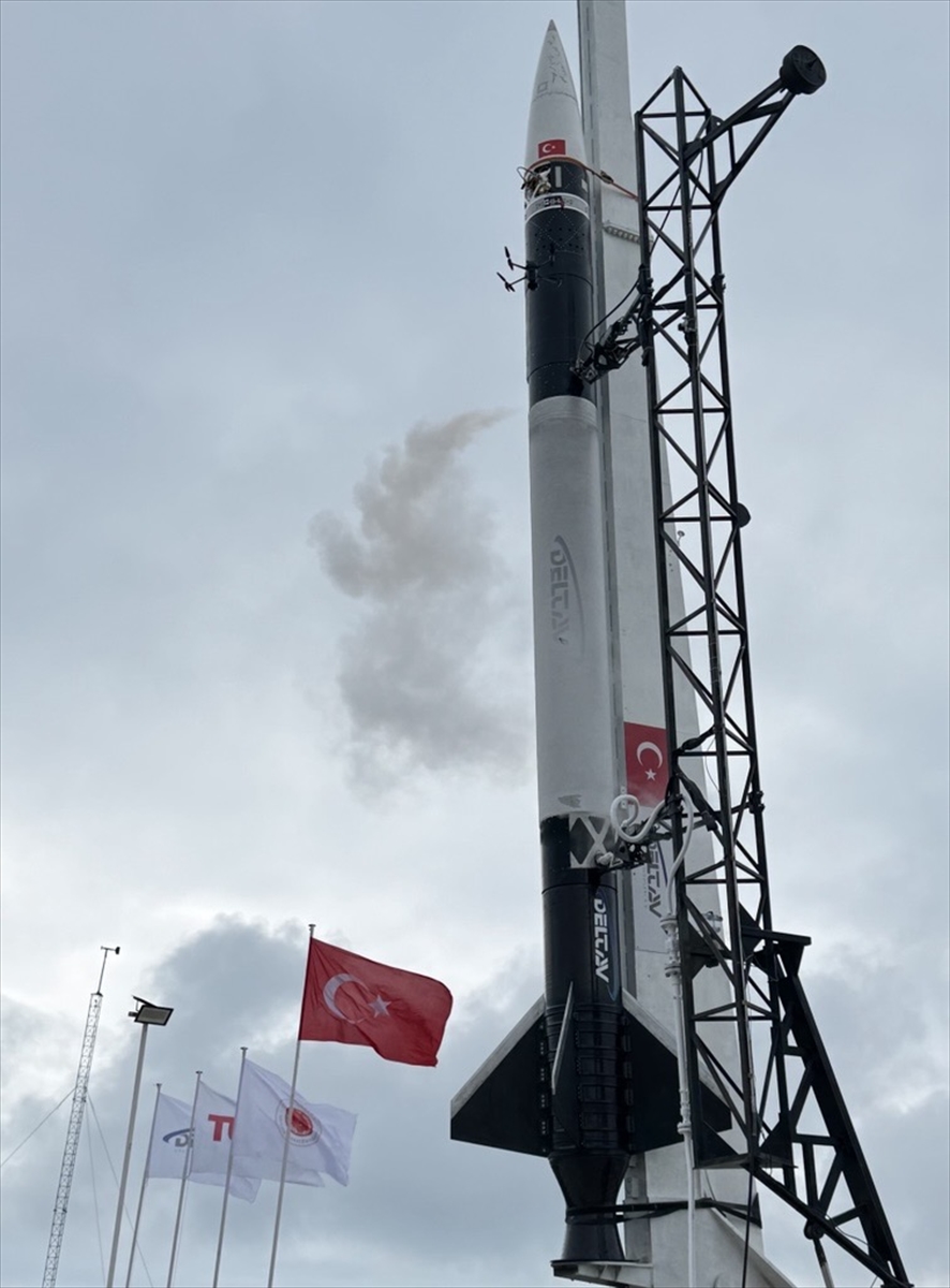 DeltaV geliştirdiği hibrit roket sistemiyle 200 kilometre irtifayı geçerek rekor kırdı