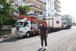 DİYARBAKIR (AA) – Diyarbakır'da 13 katlı apartmanda aynı aileden 4