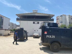 DİYARBAKIR (AA) – Diyarbakır'ın merkez Yenişehir ilçesinde bir kişi oğlunun